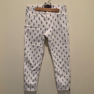 Reitmans white jeans with pineapple print